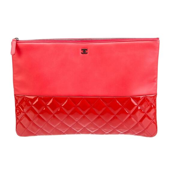US Based Authentic Chanel Large O Case Clutch Bag Lambskin and Quilted Patent - Picture 1 of 9
